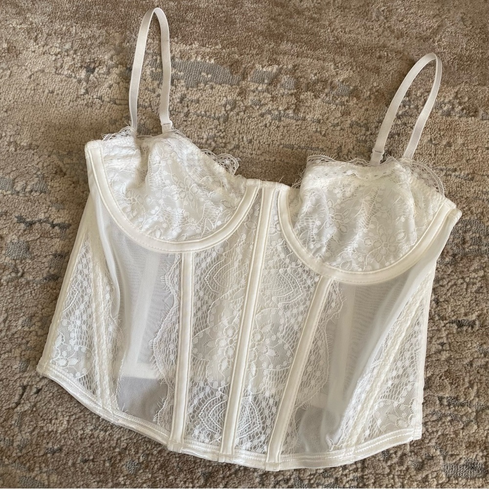 White Fox White Bodice Underwired Corset Sheer Lace Hook Eye Closure Boned: Sm